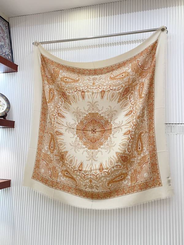 Loro Piana Scarf LPC00064 Loro Piana Scarf LPC00064